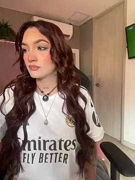 DaniDusan  online show from April 2026 07:47:02 PM