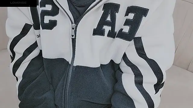 Sophie Secret online show from December 2024 10:27:01 PM