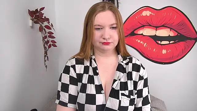 LaraDream online show from April 2026 02:15:01 PM