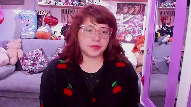 Snapshot of soficammy chatting on December 2024 05:32:01 AM soficammy online show from December 2024 05:32:01 AM