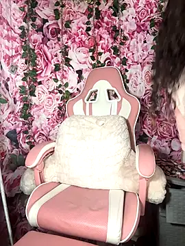 Snapshot of mismialove chatting on October 2025 09:00:01 AM mismialove online show from October 2025 09:00:01 AM