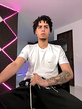 Snapshot of bigryann23 chatting on November 2025 09:41:02 PM bigryann23 online show from November 2025 09:41:02 PM