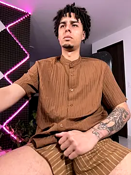 Snapshot of bigryann23 chatting on November 2025 02:35:01 AM bigryann23 online show from November 2025 02:35:01 AM